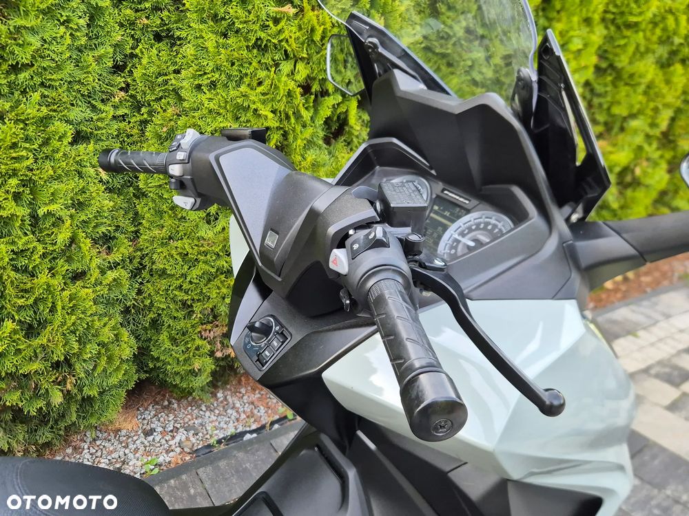Honda NSS - 16