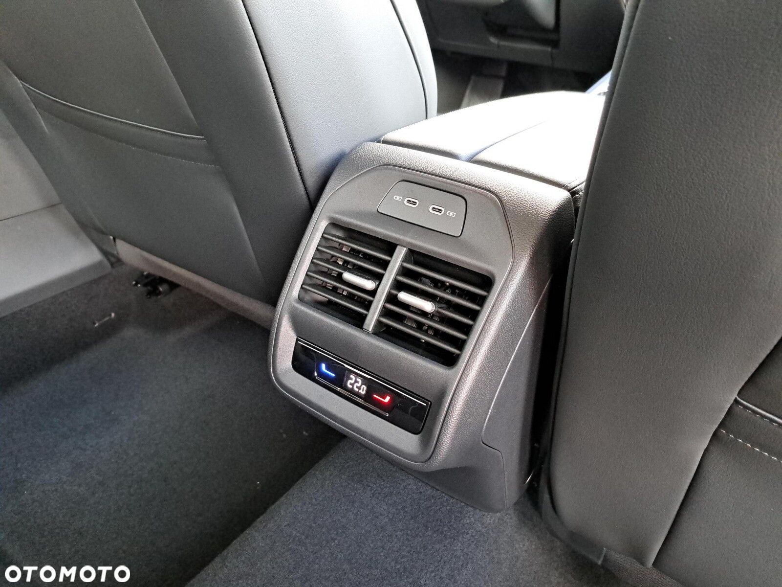 Volkswagen Passat 1.5 TSI EVO Elegance DSG - 35