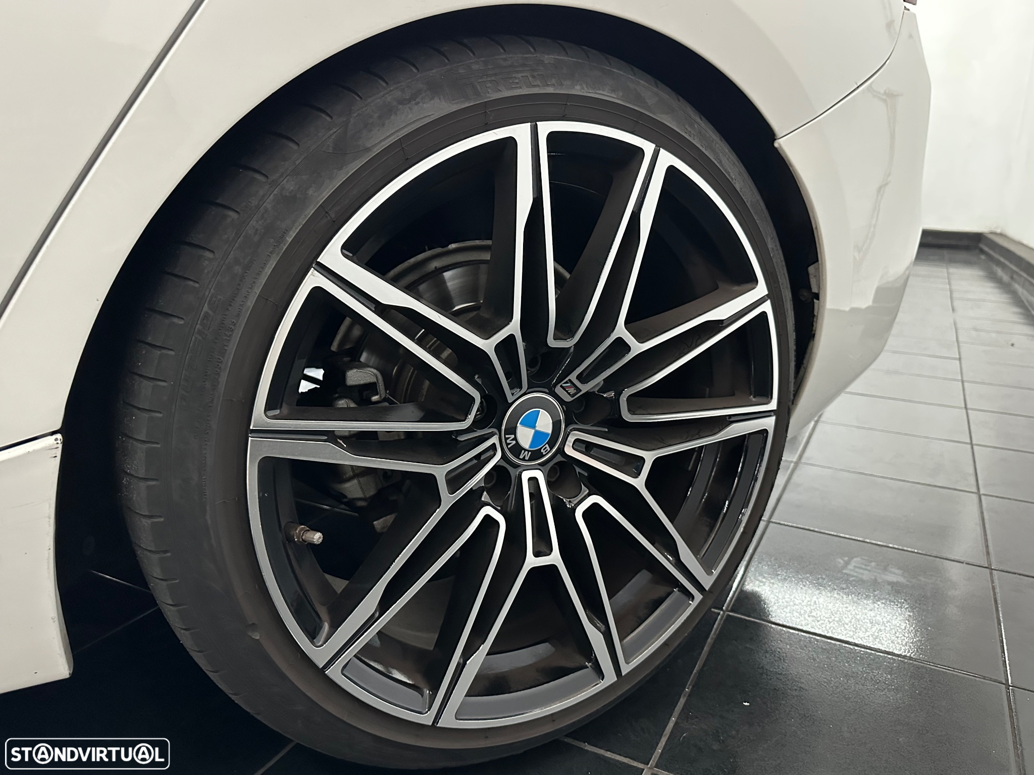 BMW 116 d Pack M - 19