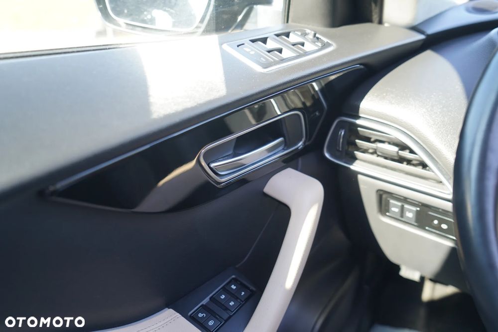 Jaguar F-Pace - 19
