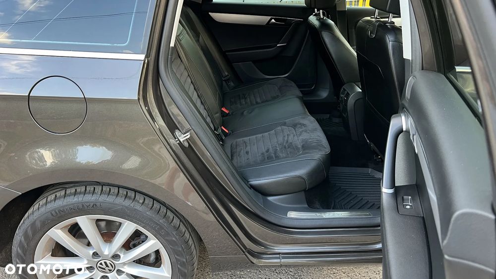 Volkswagen Passat 2.0 TDI Highline - 24
