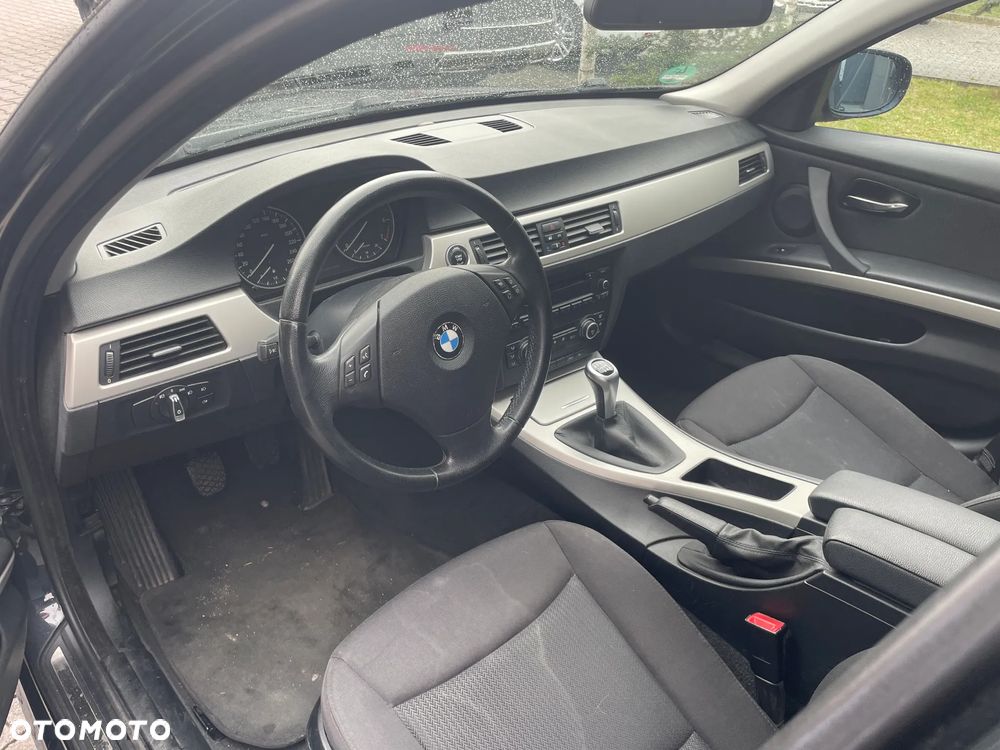 BMW Seria 3 318i Edition Sport - 11