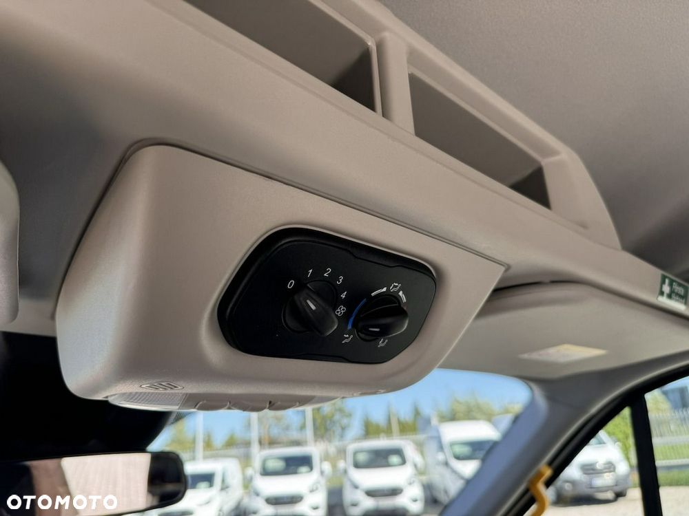 Ford Transit - 38