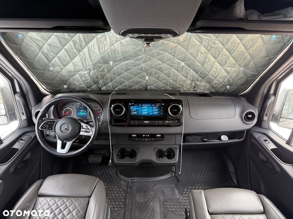 Mercedes-Benz Sprinter - 4