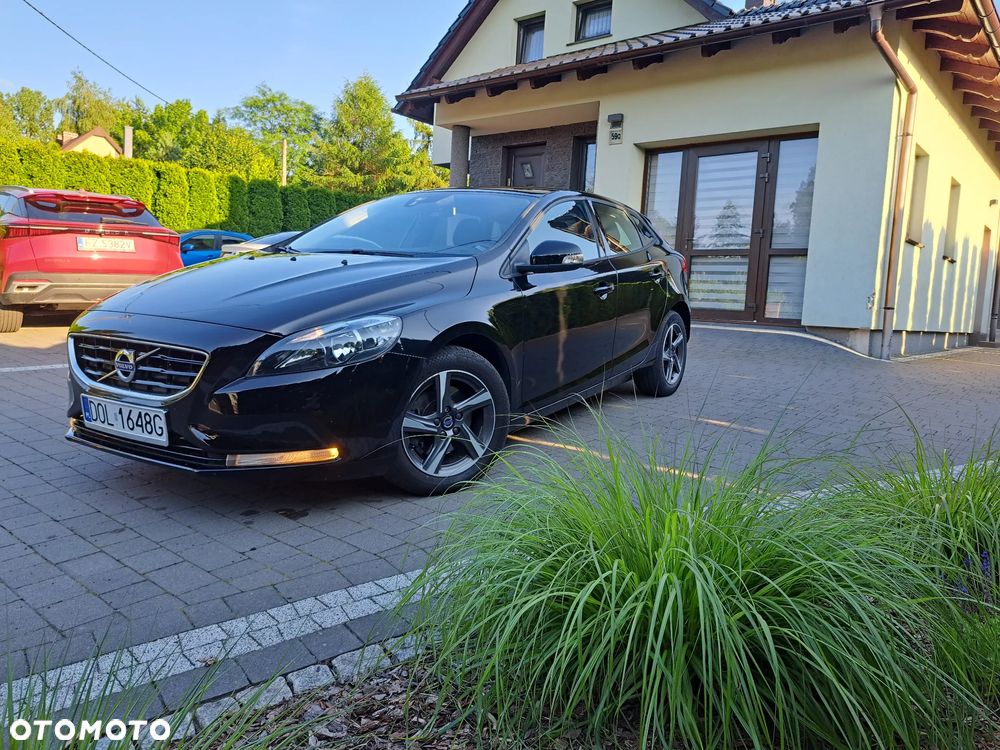 Volvo V40 T2 Drive-E Momentum - 1