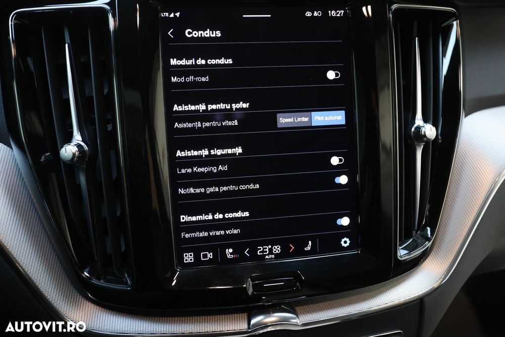 Volvo XC 60 B4 MHEV AWD R-Design - 28