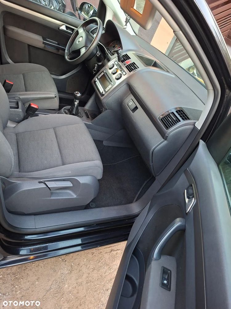 Volkswagen Touran - 5