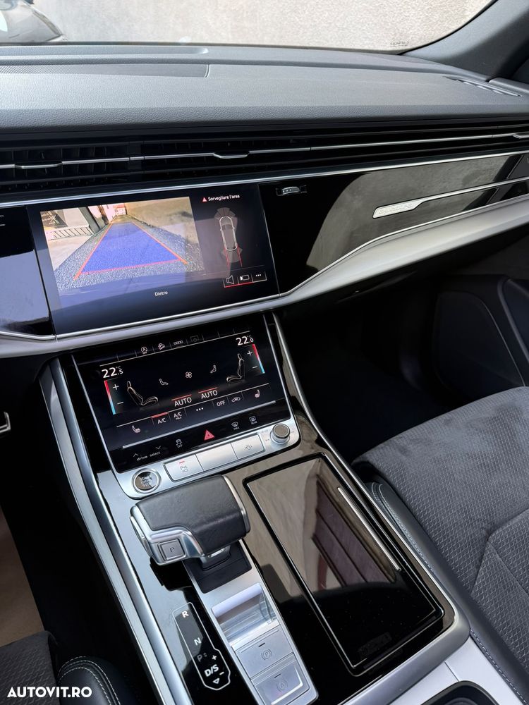 Audi Q8 - 10