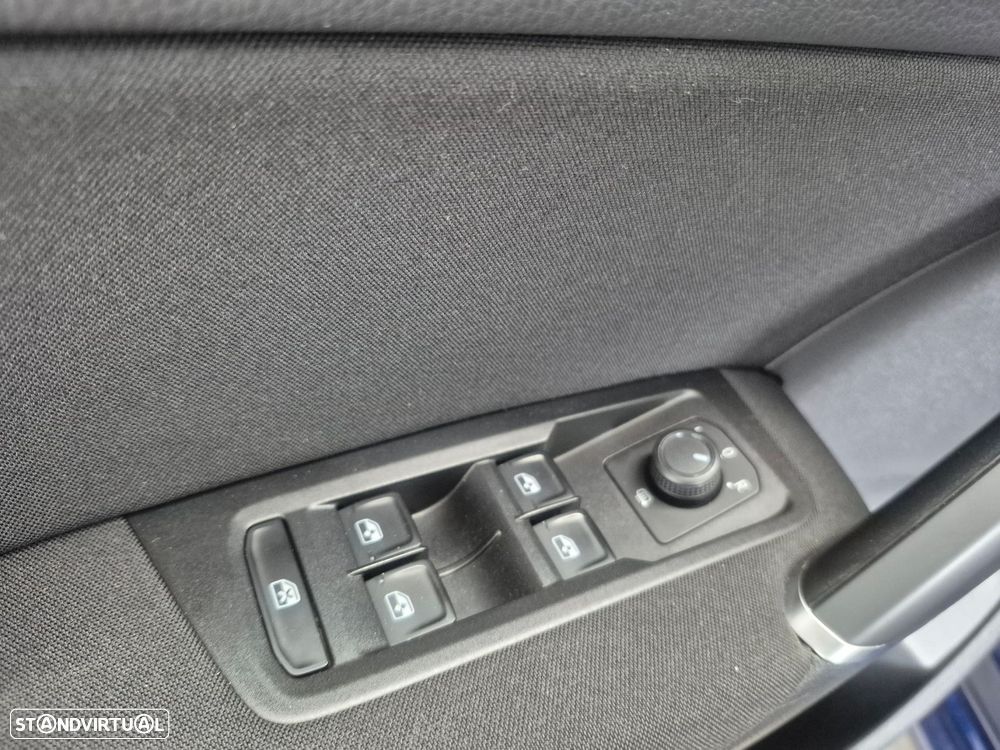 VW Touran 2.0 TDI Confortline DSG - 9