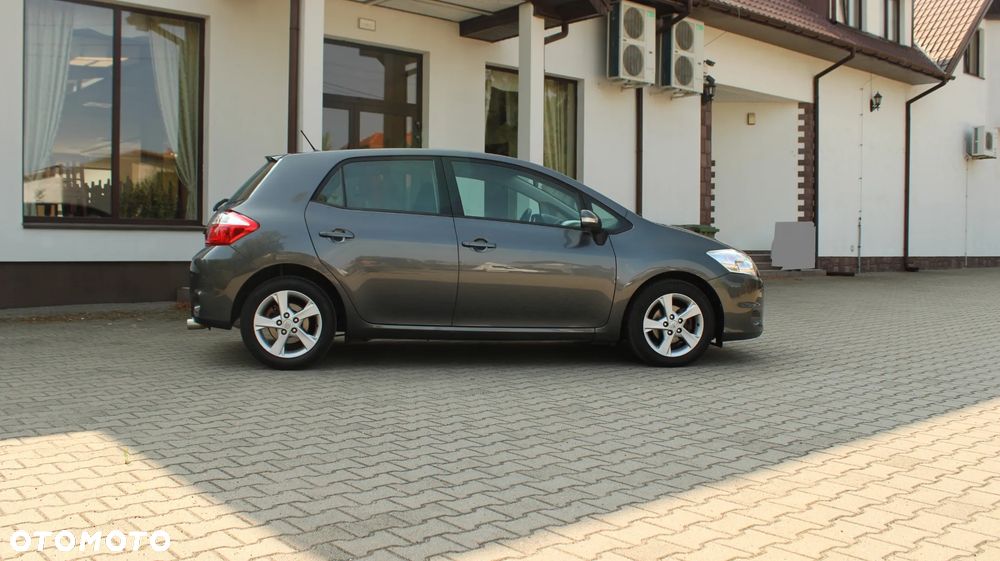 Toyota Auris 1.6 Executive - 10
