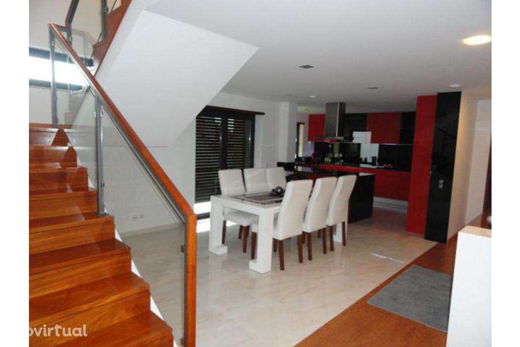 Moradia T4 com Piscina em Vila Nova de Anha - Grande imagem: 4/11