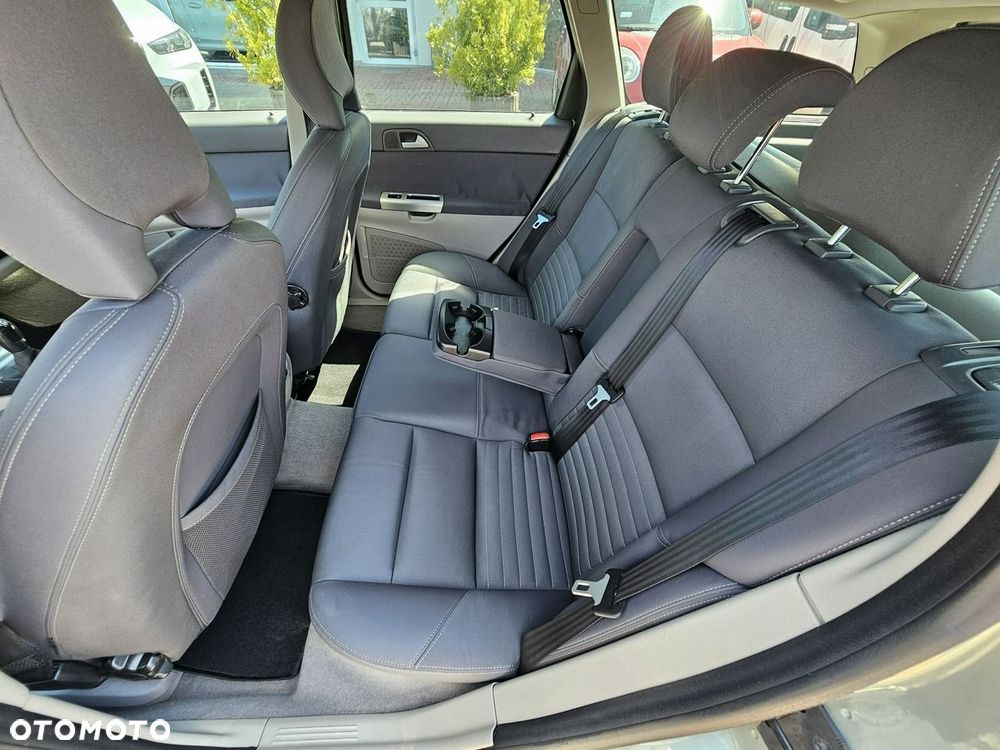 Volvo V50 - 25