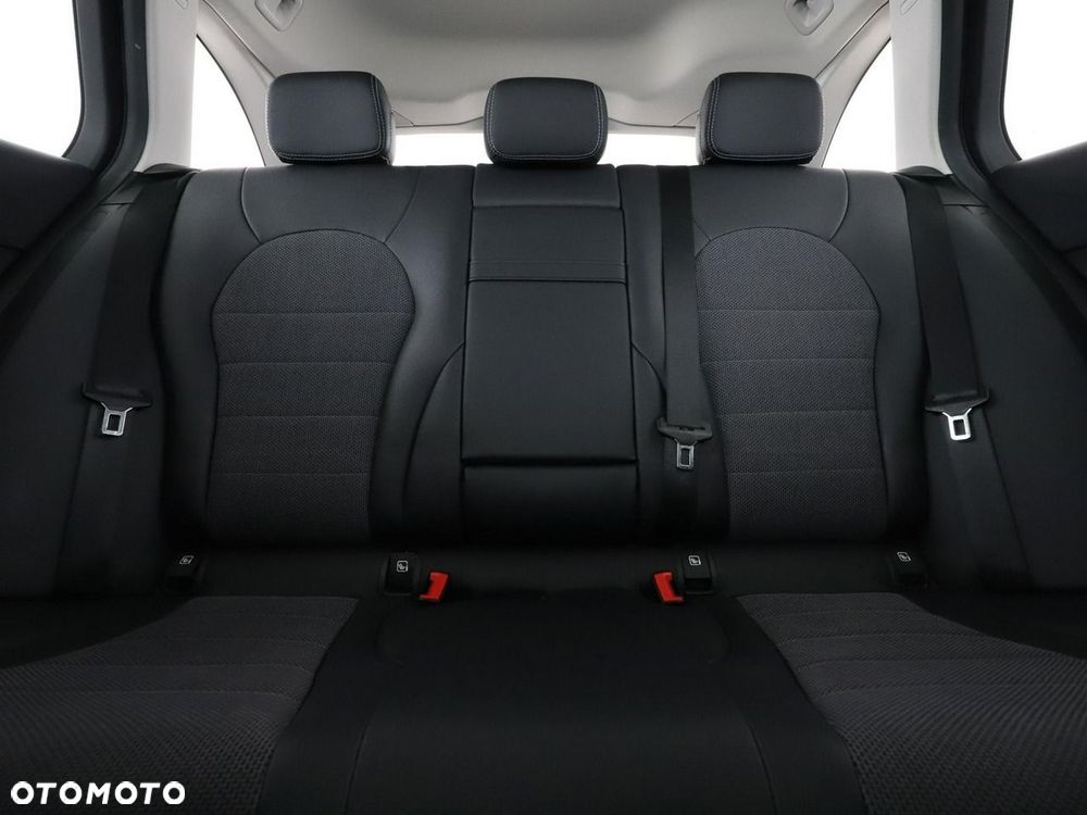 Mercedes-Benz Klasa C 300 4Matic 9G-TRONIC Avantgarde - 19