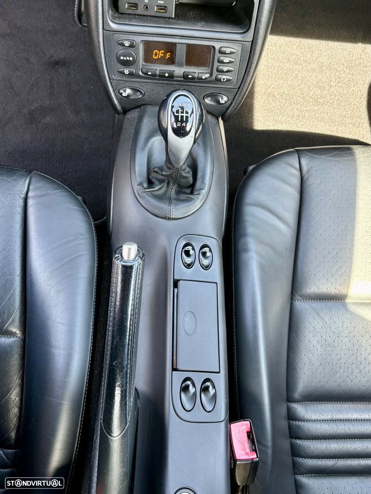 Porsche 911 (996) Carrera - 16