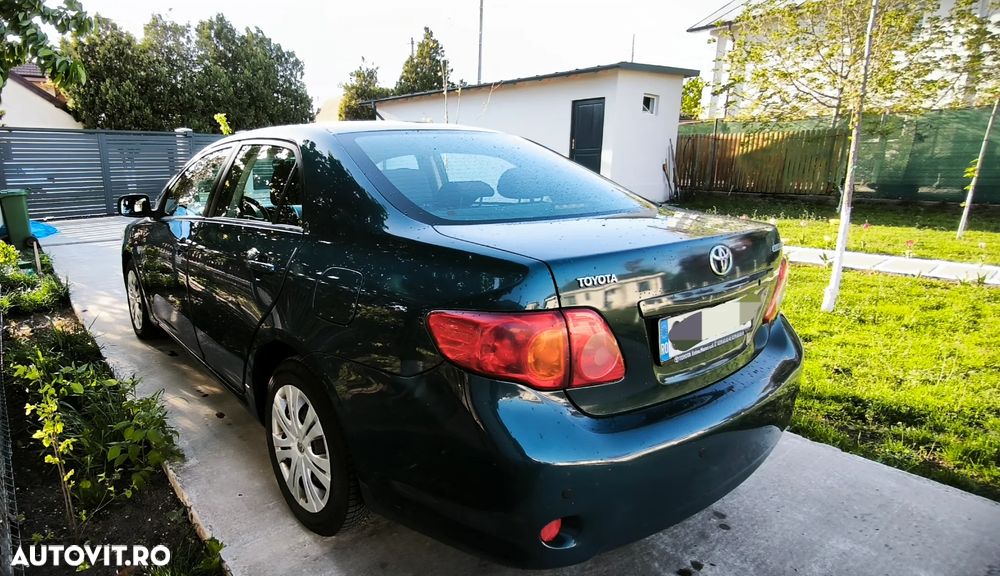 Toyota Corolla 1.4 Sdn. Terra - 8