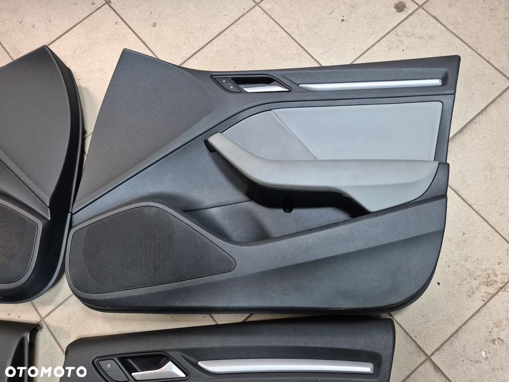 Boczki Drzwi Komplet Audi A3 8V - 4