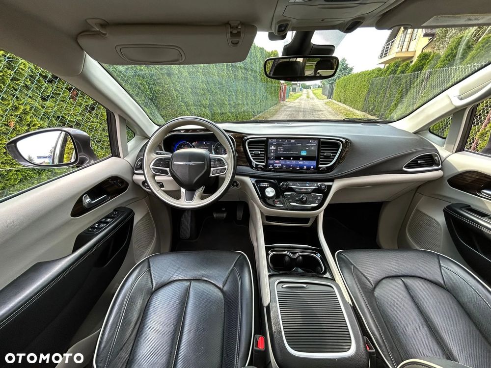Chrysler Pacifica - 7