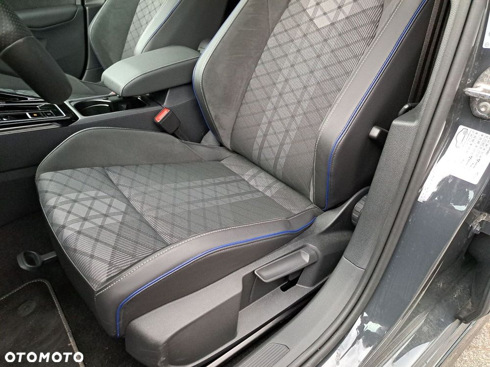 Volkswagen Golf Variant - 22