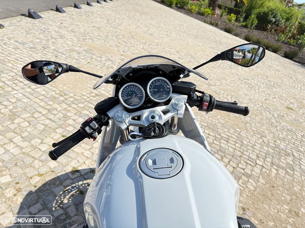 BMW R nineT Racer - 12
