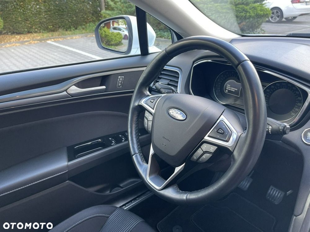 Ford Mondeo - 35