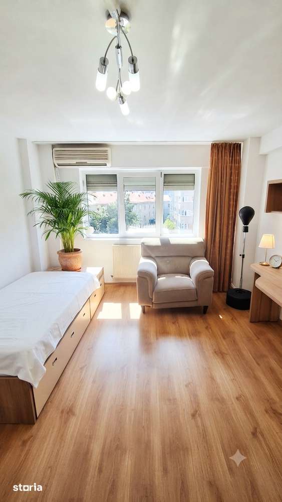 Mobilat, utilat ,Apartament cu 3 camere, Centru Nou Toamnei — fotografia 1