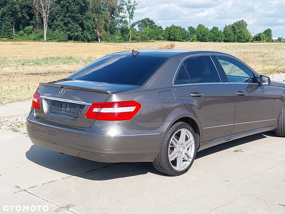Mercedes-Benz Klasa E 200 BlueTEC 7G-TRONIC Elegance - 3