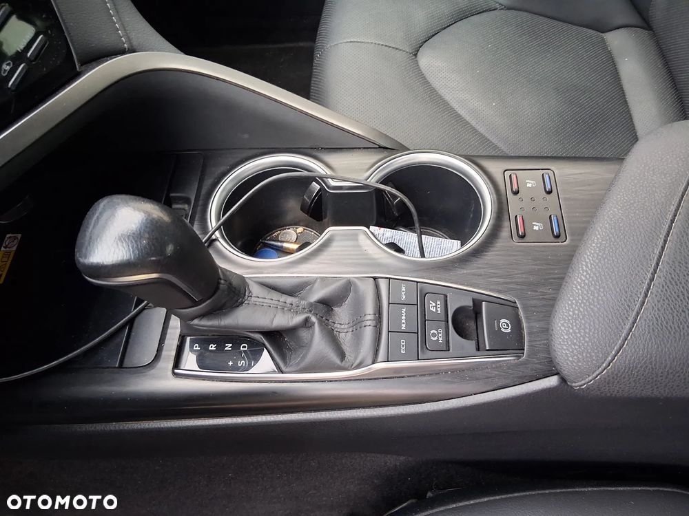 Toyota Camry 2.5 Hybrid Executive CVT - 7