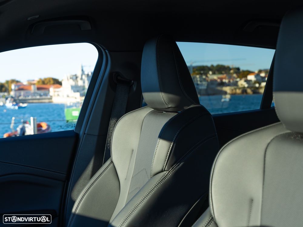 BMW iX2 eDrive20 Pack Desportivo M - 15