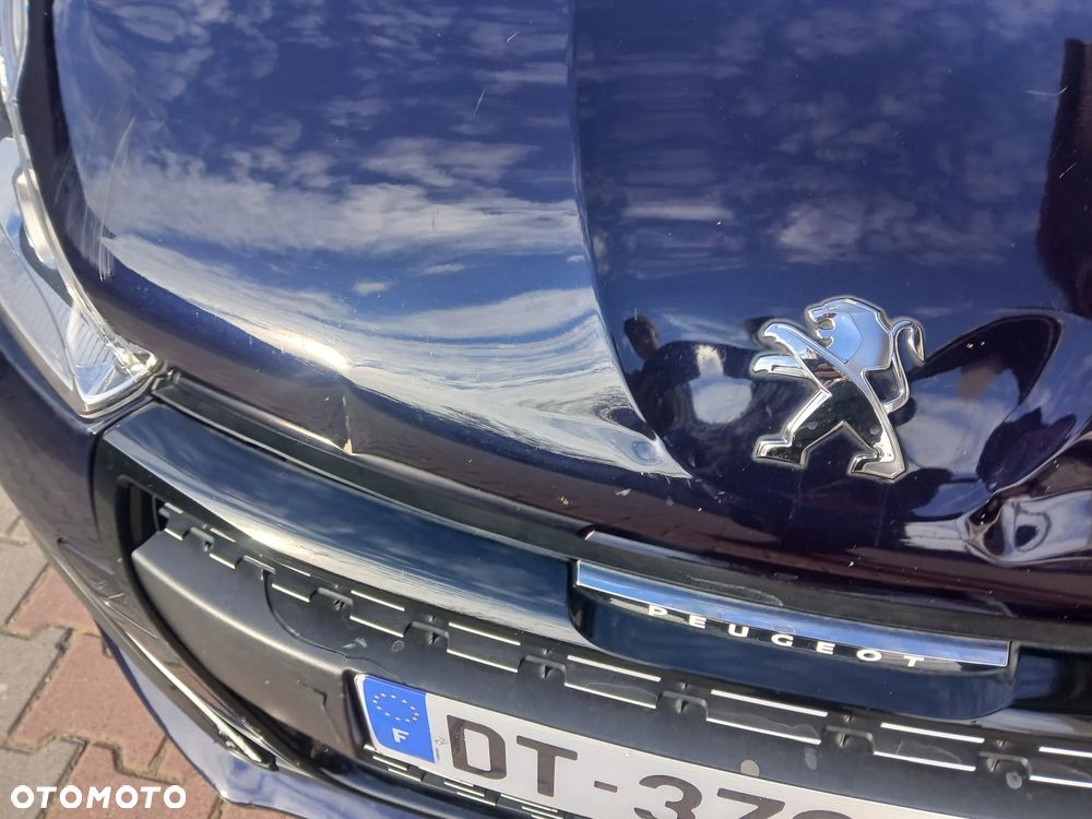 Peugeot 208 - 18