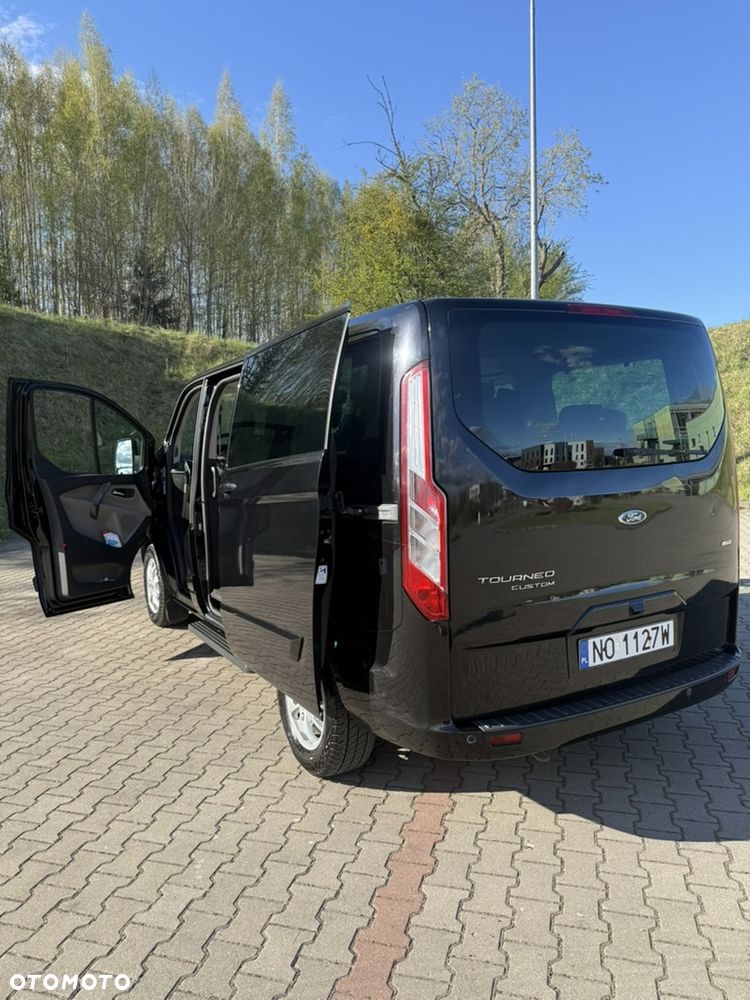 Ford Tourneo Custom - 11