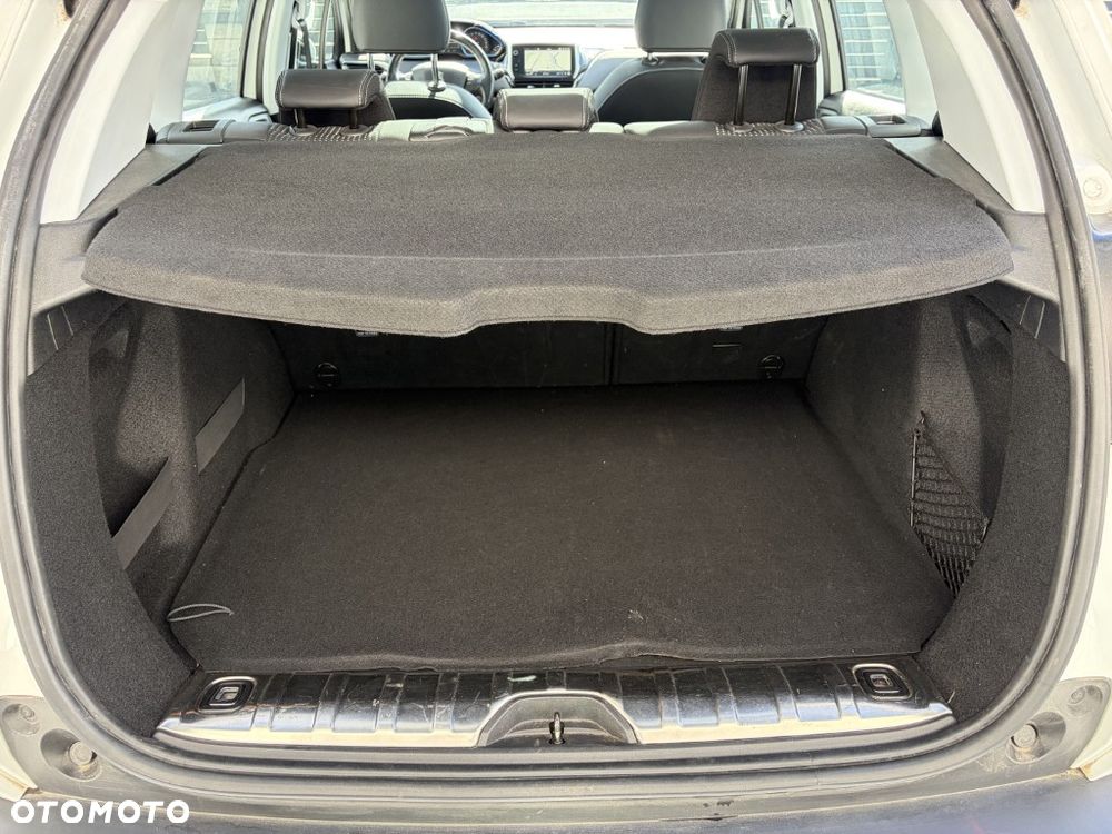 Peugeot 2008 1.2 Pure Tech GPF Allure S&S EAT6 - 9