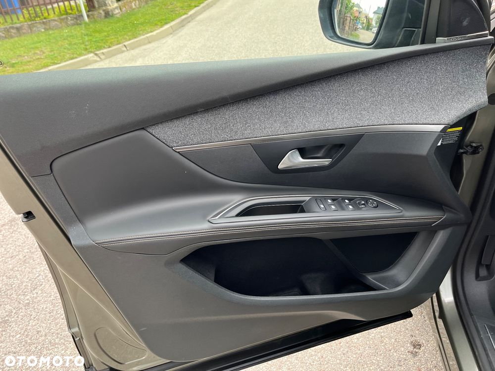 Peugeot 5008 1.6 PureTech Allure S&S EAT8 - 12