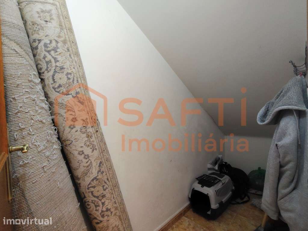 MORADIA T3 COM GARAGEM, TERRENO DE CULTIVO E POÇO DE REGA - Grande imagem: 5/37