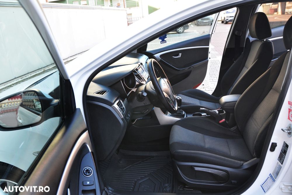 Hyundai i30 1.6 CRDI Intro Edition - 14