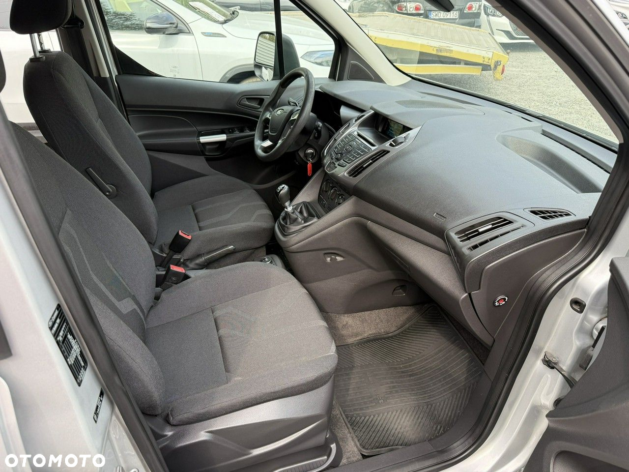 Ford Transit Connect - 13