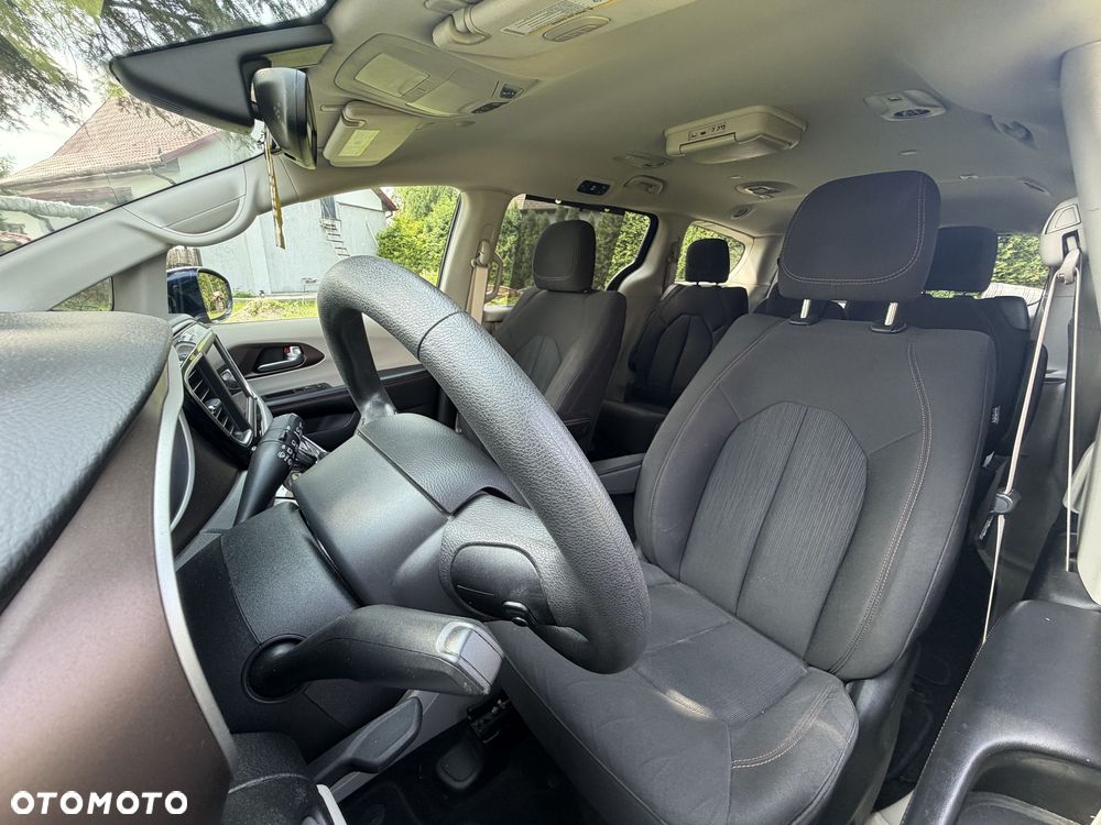 Chrysler Pacifica - 18