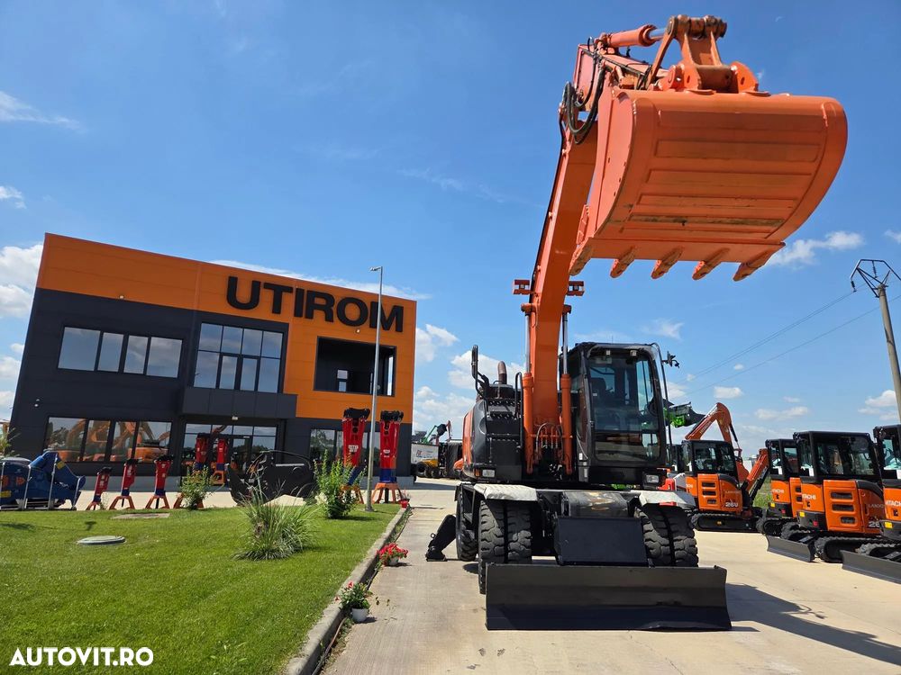Hitachi ZX140W-6, 2019, 5.549h, 17.1t, cupa NOUA 1,3m latime, LAMA+CALE, consum mediu 8,3l/h, revizii efectuate, Ad sapare 6m, ridica 7t, avertizare antirasturnare, inst picon si inst rotire pe brate, STARE FOARTE BUNA, posibil leasing,PROMOTIE 89.900Eur+Tva - 2