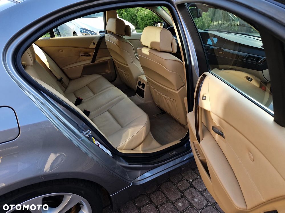 BMW Seria 5 530i - 15