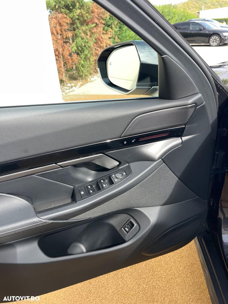 BMW Seria 5 530e Aut. - 28