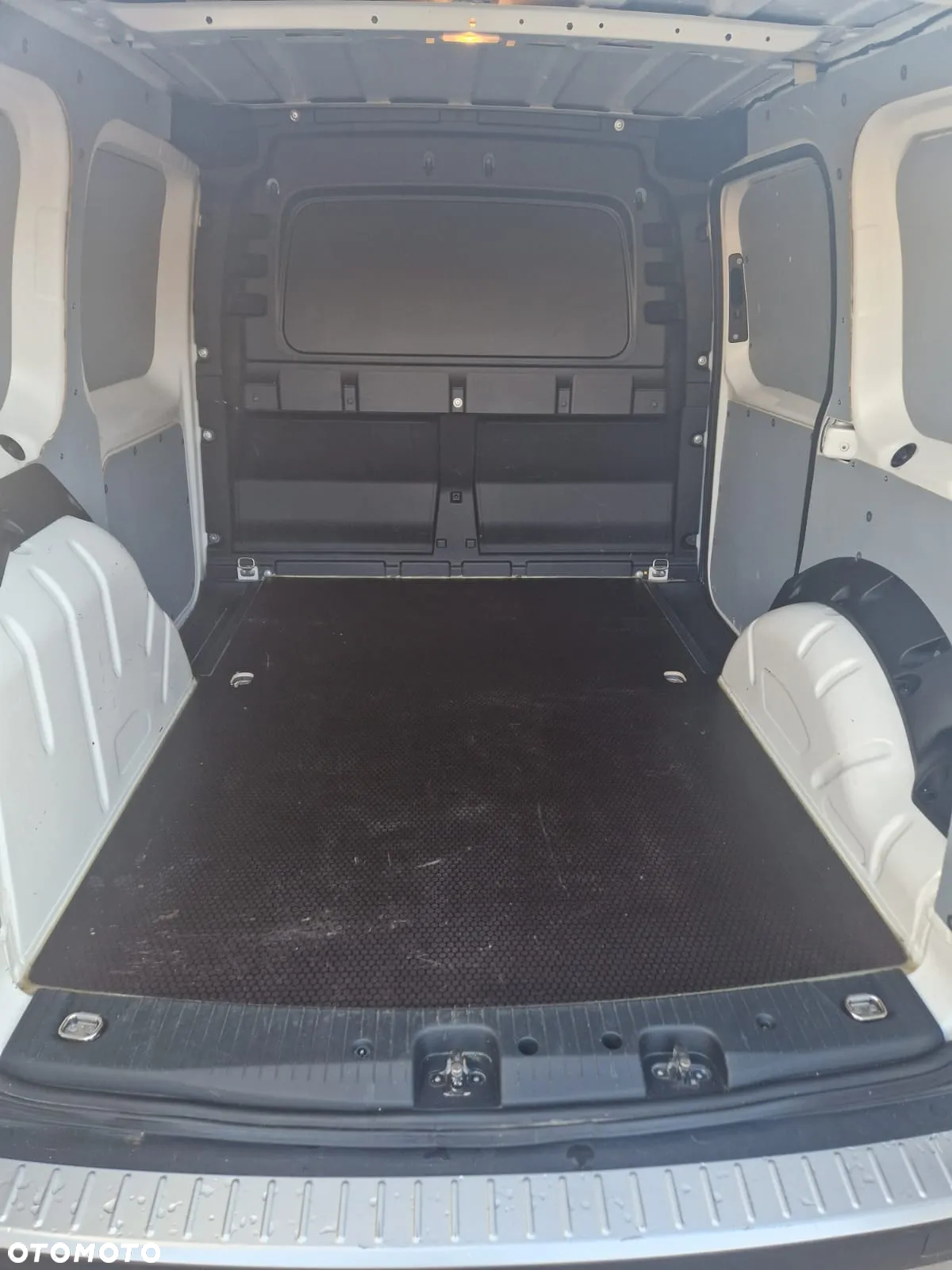 Volkswagen Caddy - 8