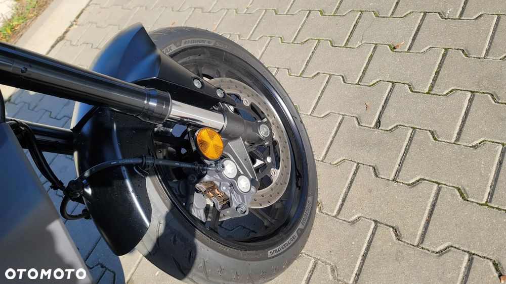 Yamaha MT - 7