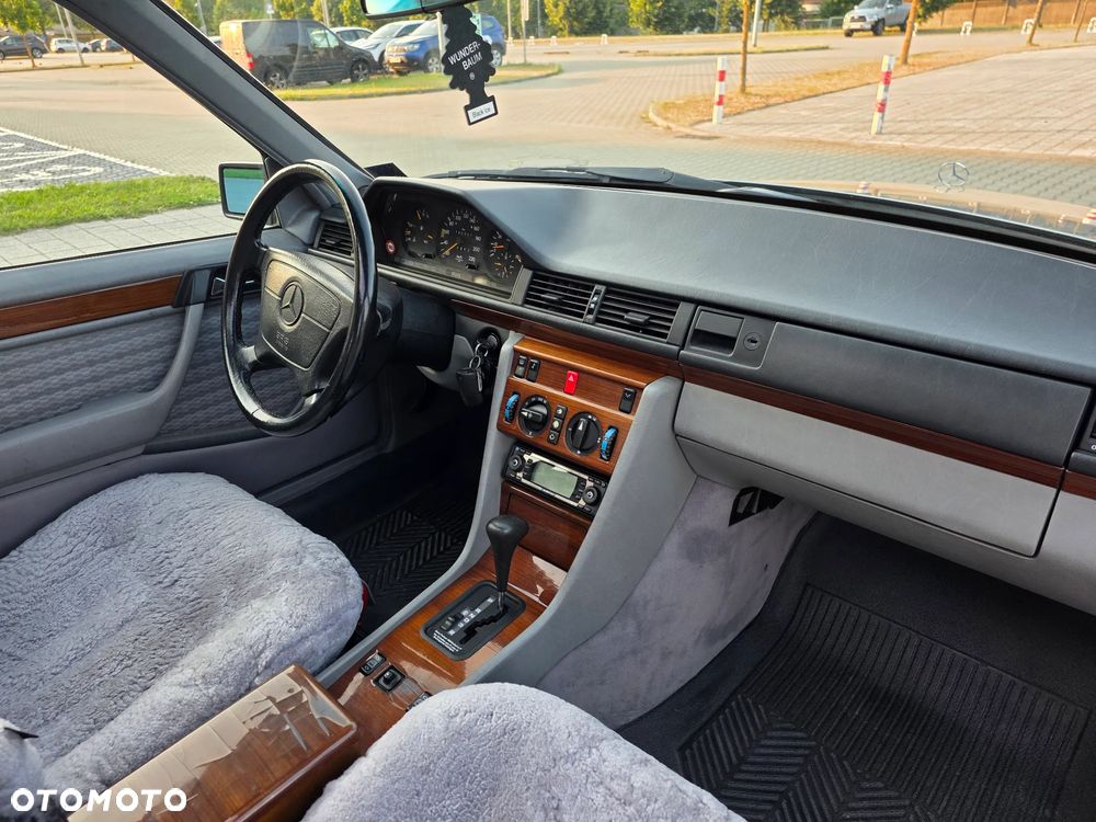 Mercedes-Benz W124 (1984-1993) - 12