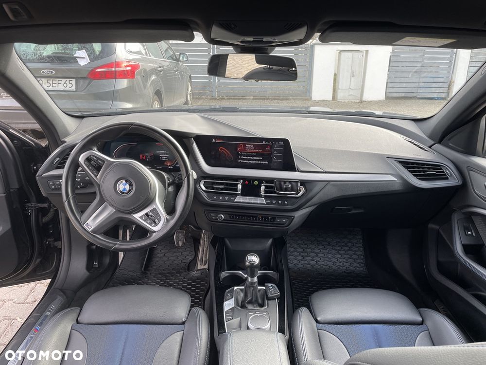 BMW Seria 1 118i M Sport Shadow - 23