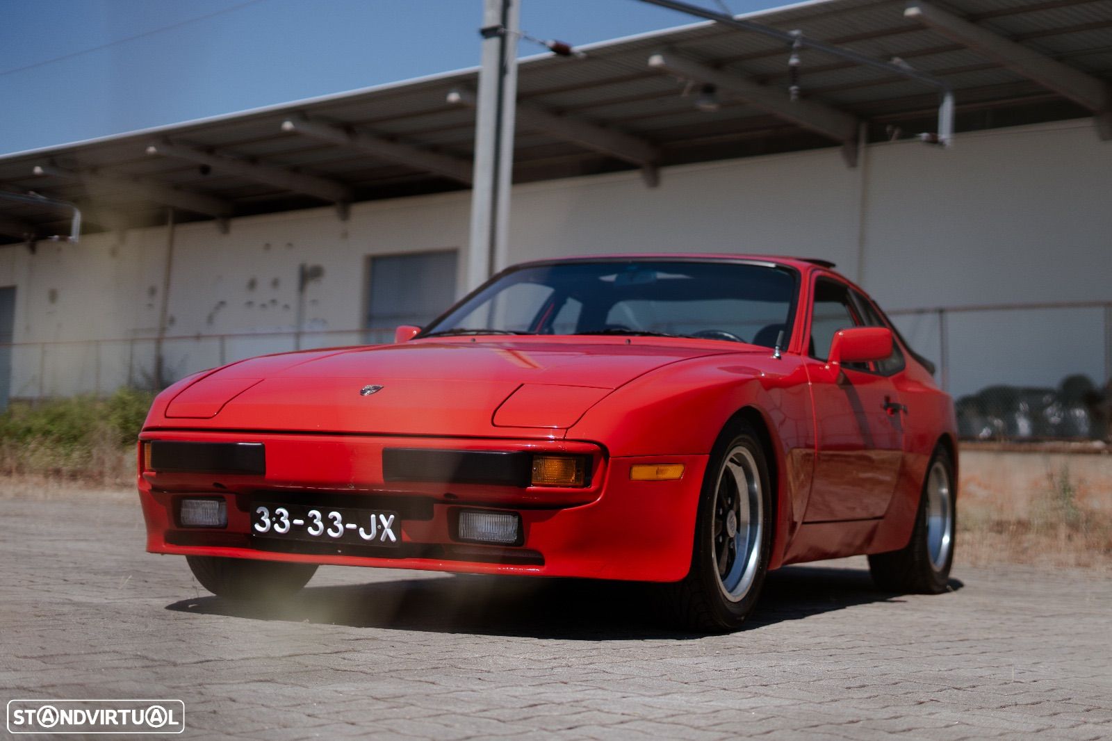 Porsche 944 Standard - 1