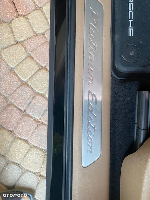 Porsche Cayenne E-Hybrid Platinum Edition - 25
