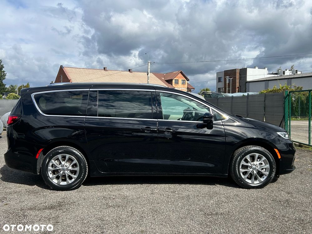 Chrysler Pacifica - 19