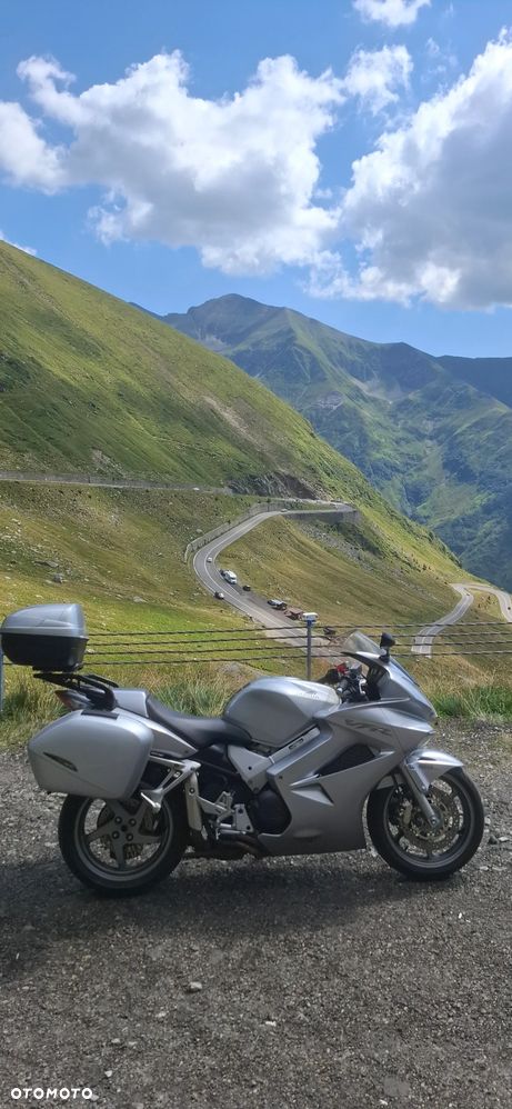 Honda VFR - 3