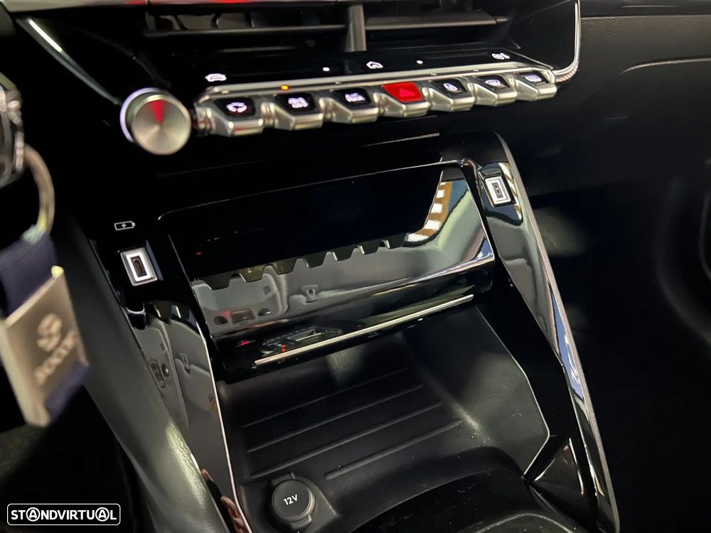 Peugeot 208 1.2 Hybrid Allure e-DCS6 - 23