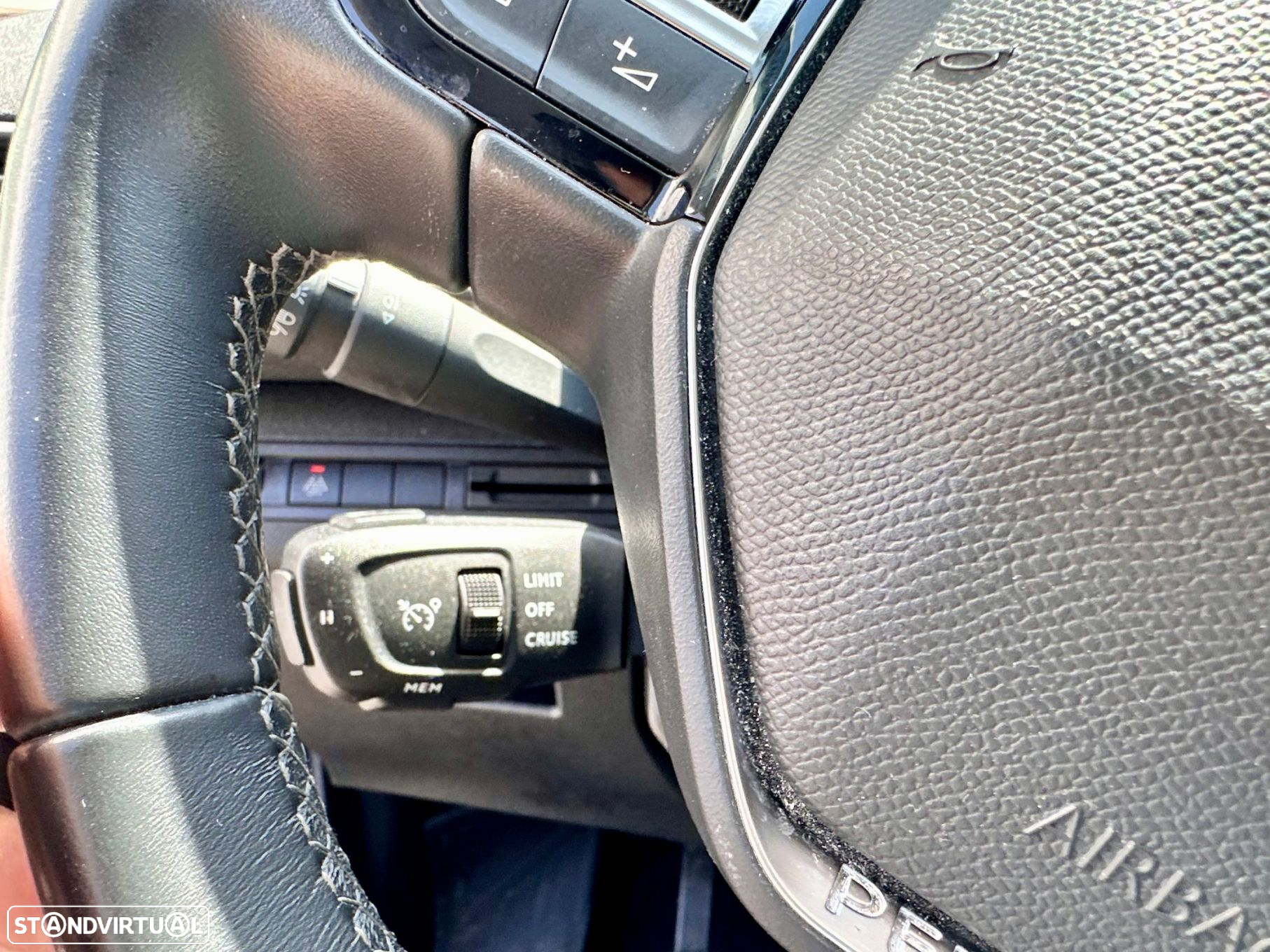 Peugeot 3008 1.2 PureTech Allure Pack - 23
