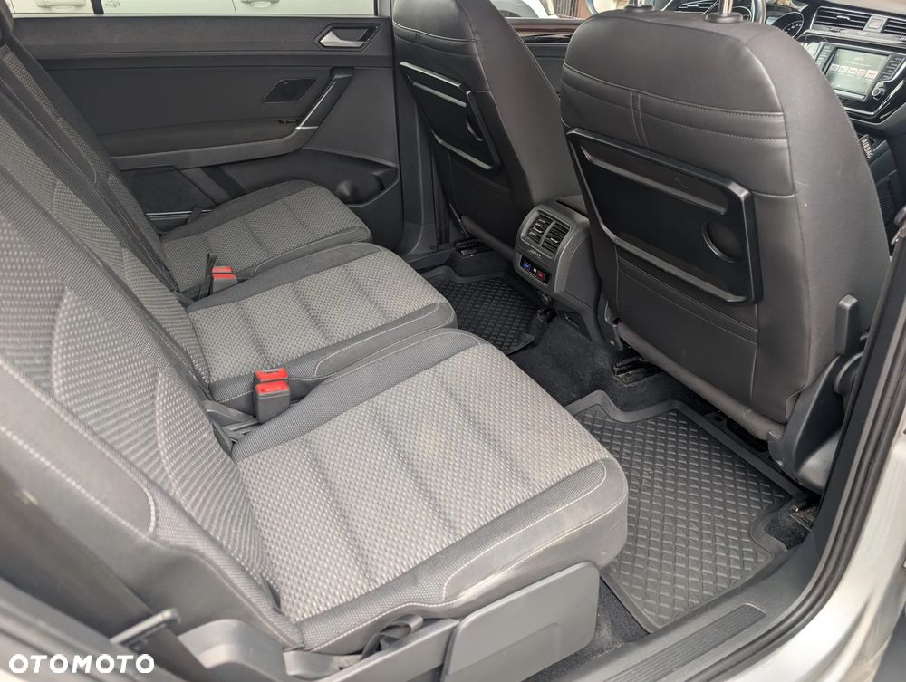 Volkswagen Touran 1.6 TDI BMT Comfortline - 24